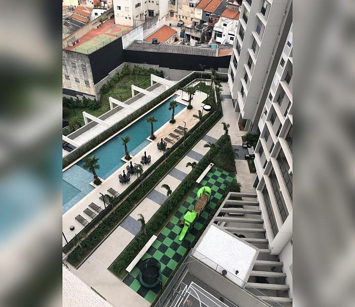 �rea de lazer com piscina do condom�nio Living Duett Mooca