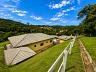 Vista panor�mica da casa sede do s�tio � venda em Sales�polis