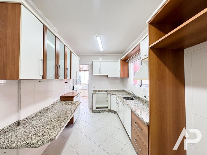 QUADRA DO MAR, 03 SUÍTES, CHURRASQUEIRA Á CARVÃO — foto 6