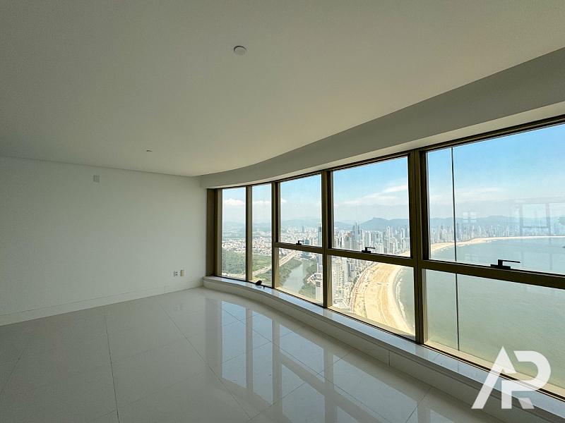 UMA CASA NAS ALTURAS, ANDAR ALTO, VISTA, 06 SU�TES 1