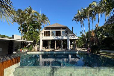 Casa com 8 quartos à venda, 726m², 11 banheiros, 10 garagens - Cachoeira do Bom Jesus - Florianópolis