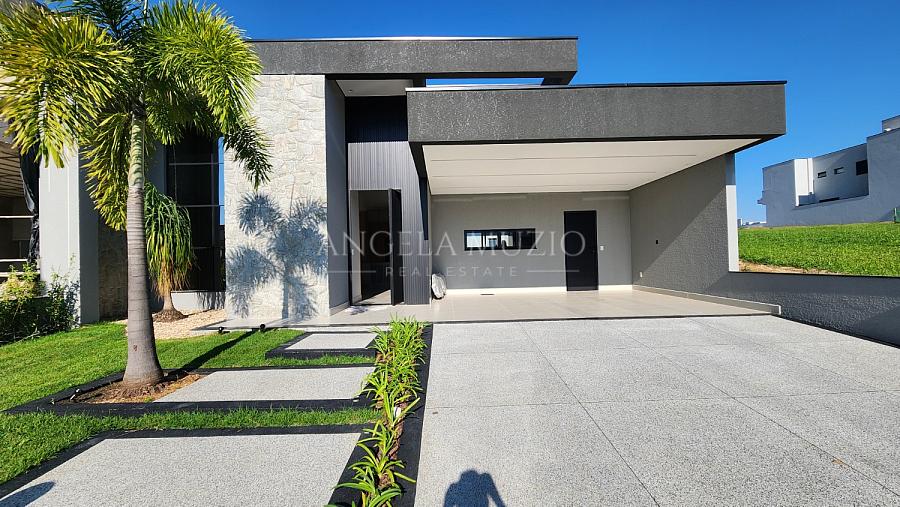 Casa de Alto Padr�o com 3 Su�tes e Piscina no Condom�nio Maria C�ndida 3