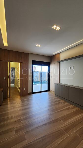 Casa de Alto Padr�o com 3 Su�tes e Piscina no Condom�nio Maria C�ndida 32