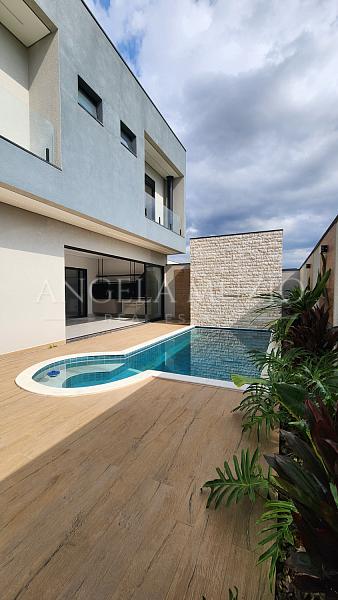 Casa de alto padr�o � venda no Condom�nio Dona Maria C�ndida | 4 su�tes e piscina 13