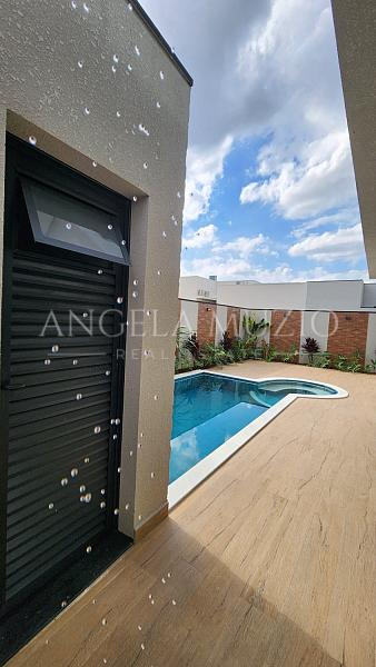 Casa de alto padr�o � venda no Condom�nio Dona Maria C�ndida | 4 su�tes e piscina 16