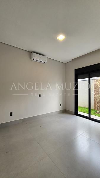 Casa de alto padr�o � venda no Condom�nio Dona Maria C�ndida | 4 su�tes e piscina 19