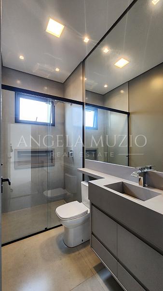Casa de alto padr�o � venda no Condom�nio Dona Maria C�ndida | 4 su�tes e piscina 20