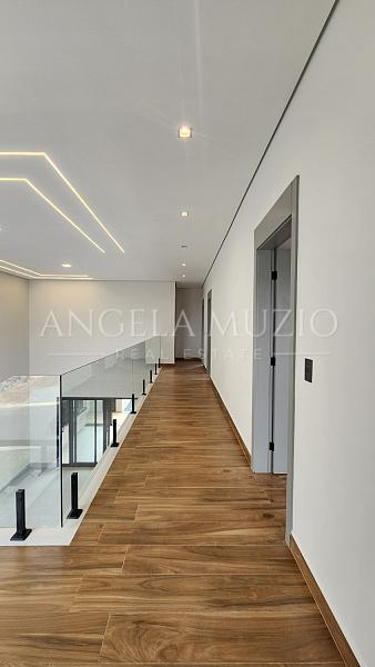 Casa de alto padr�o � venda no Condom�nio Dona Maria C�ndida | 4 su�tes e piscina 22