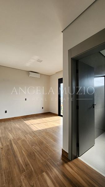 Casa de alto padr�o � venda no Condom�nio Dona Maria C�ndida | 4 su�tes e piscina 30