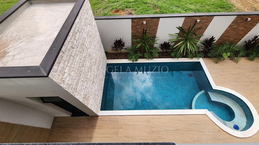 Casa de alto padr�o � venda no Condom�nio Dona Maria C�ndida | 4 su�tes e piscina 33