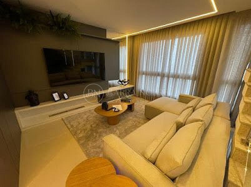 3 Suítes, 4 Vagas de Garagem — foto 2