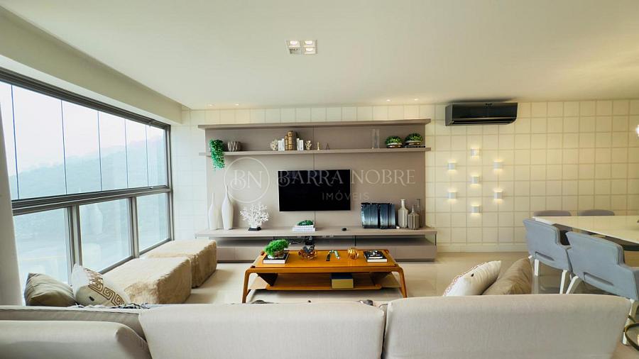 4 Suítes, 3 Vagas de Garagem — foto 2