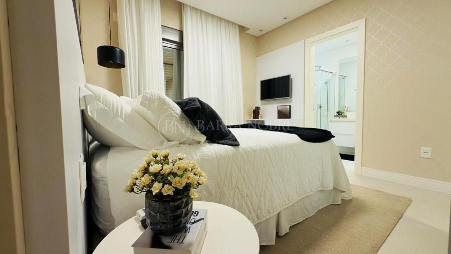 4 Suítes, 3 Vagas de Garagem — foto 15