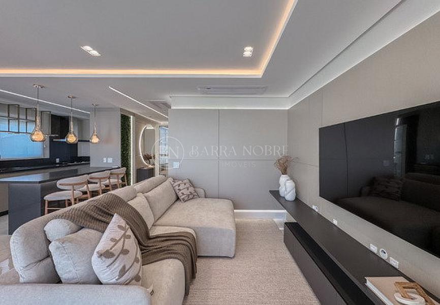 4 Su�tes, 4 Vagas de Garagem 1