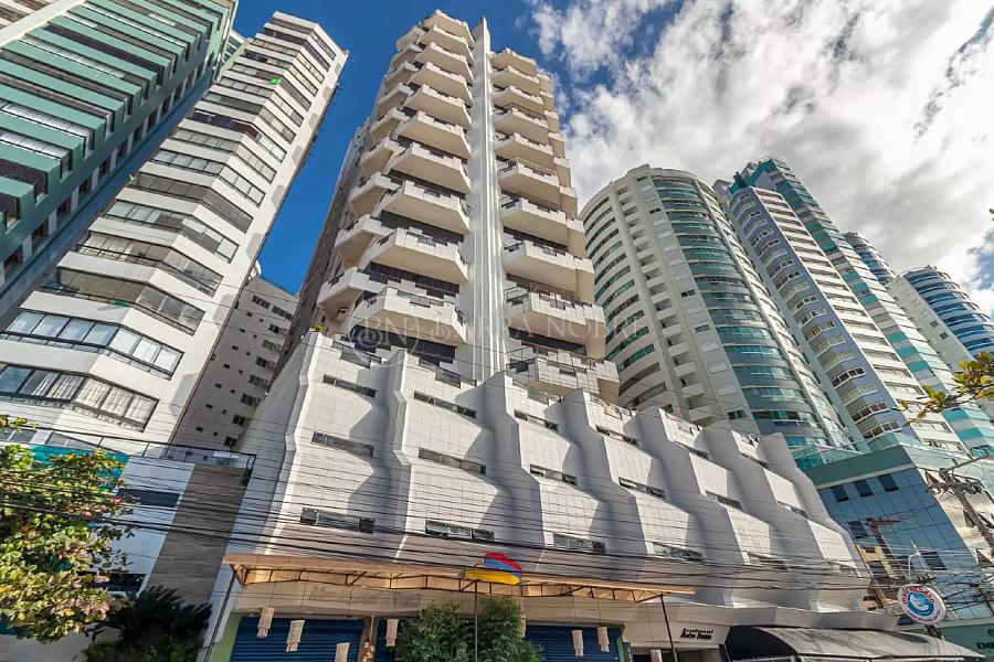 3 Su�tes, 2 Vagas de Garagem 1