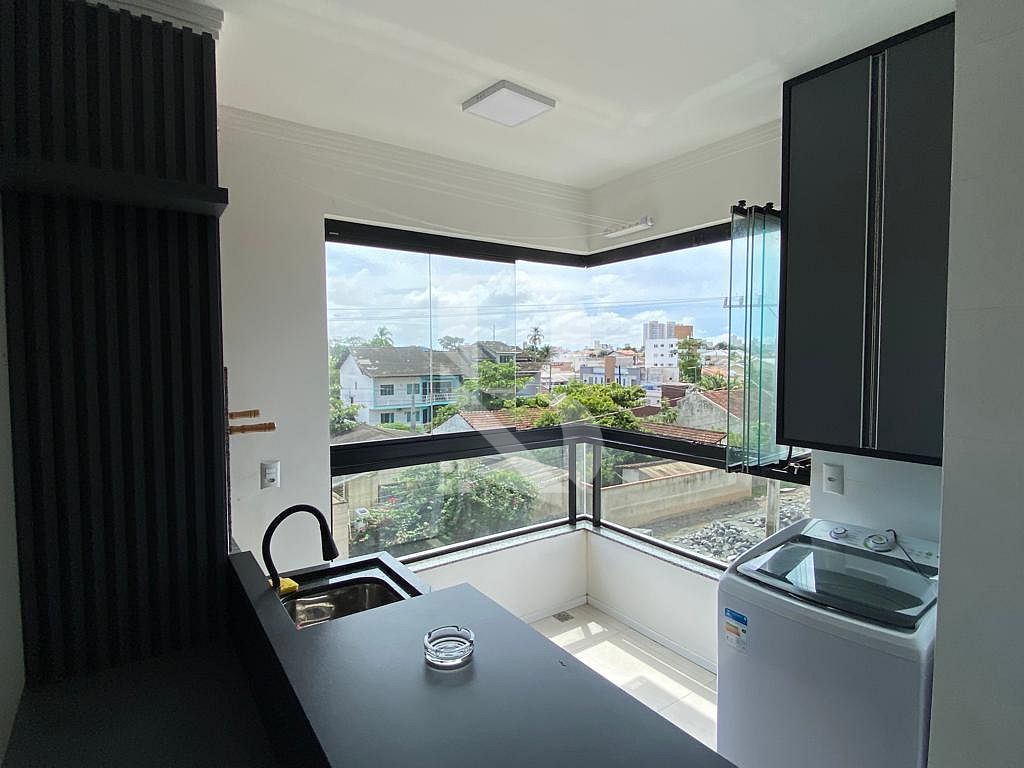 Com 2 quartos, apartamento a venda em Balneário Piçarras - SC