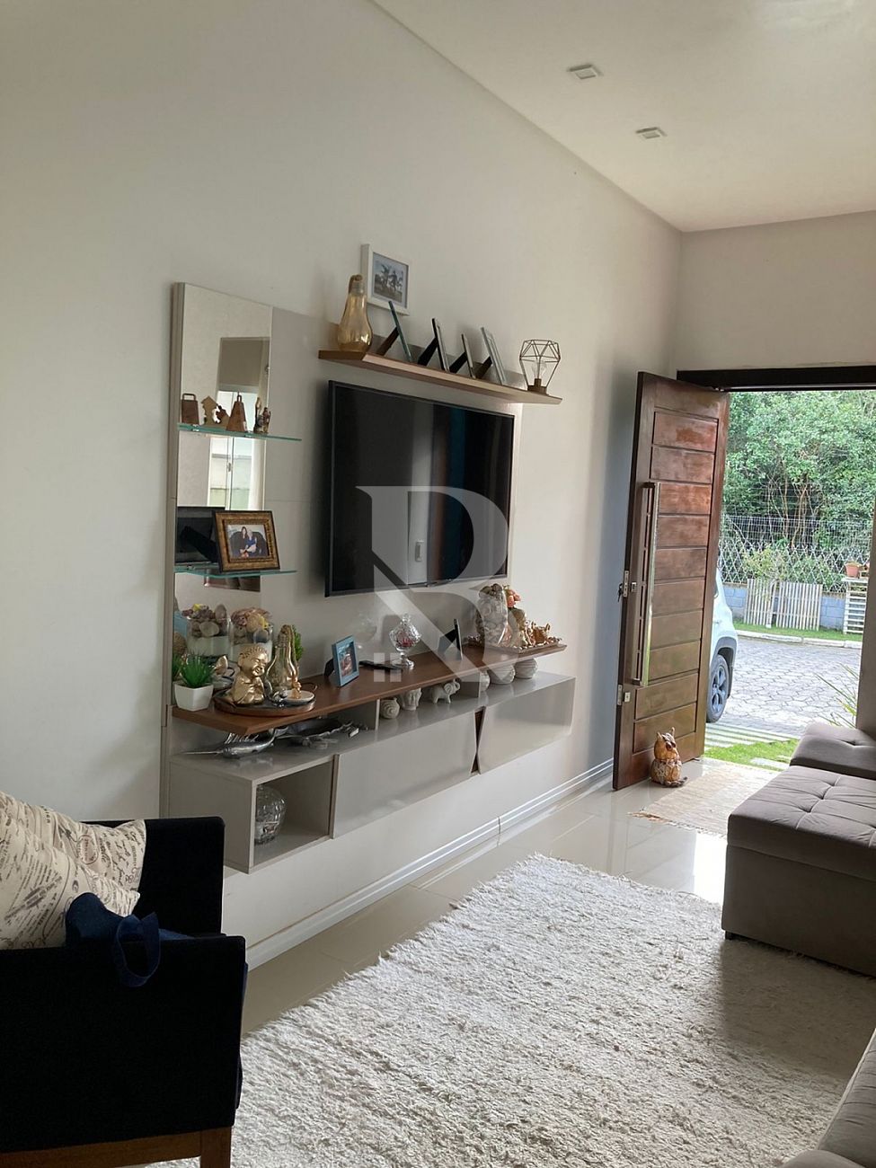 Com 3 Quartos no Centro de Balneário Piçarras no Condomínio Portal do Sol.