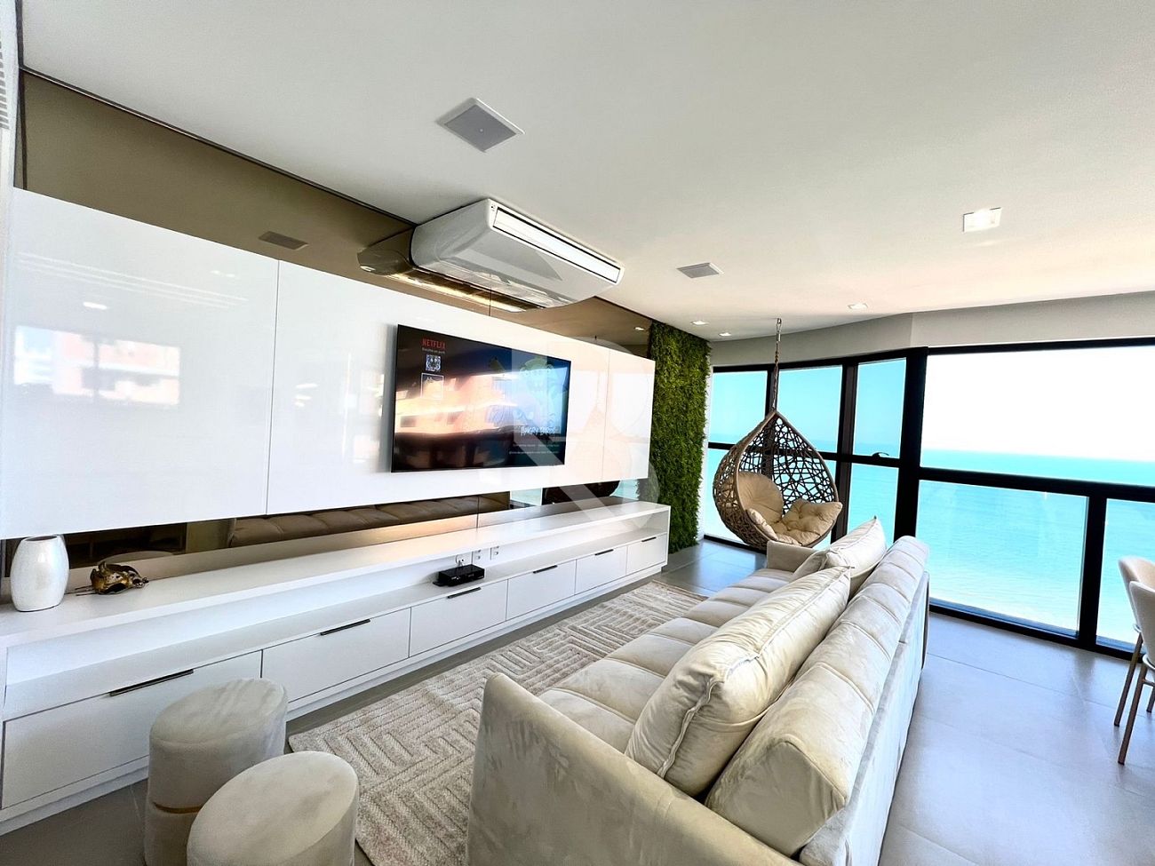 3 quartos. Apartamento frente mar em Balneário Piçarras - SC