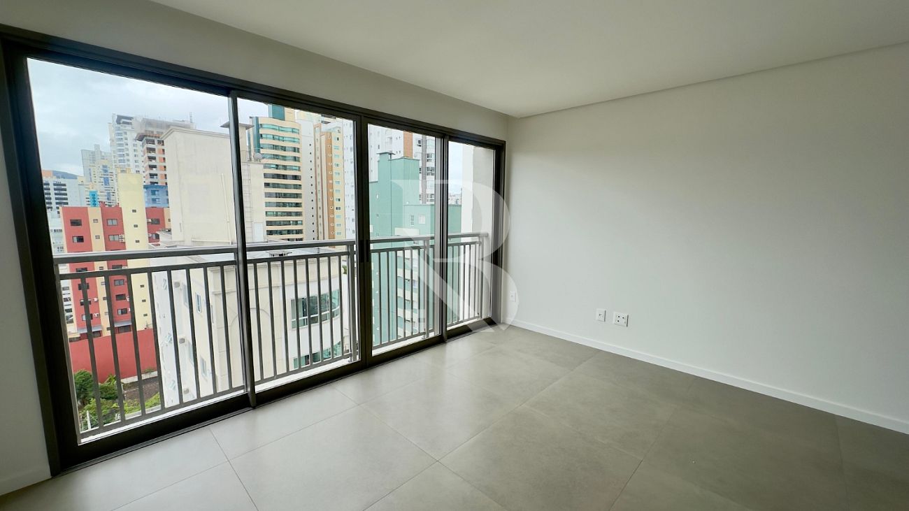 Com 3 quartos. Punta Sal Apartamento a venda Balneário Camboriú SC