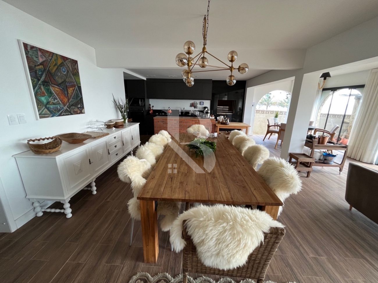 Com 6 dormitórios. Casa a venda frente mar em Balneário Piçarras SC