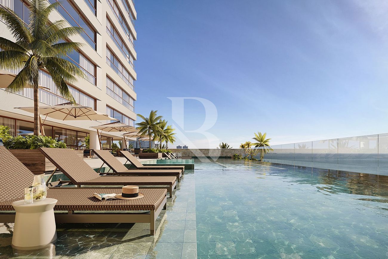 Com 4 suítes, Mykonos por Daxo. Apartamento frente mar a venda em Balneário Piçarras - SC