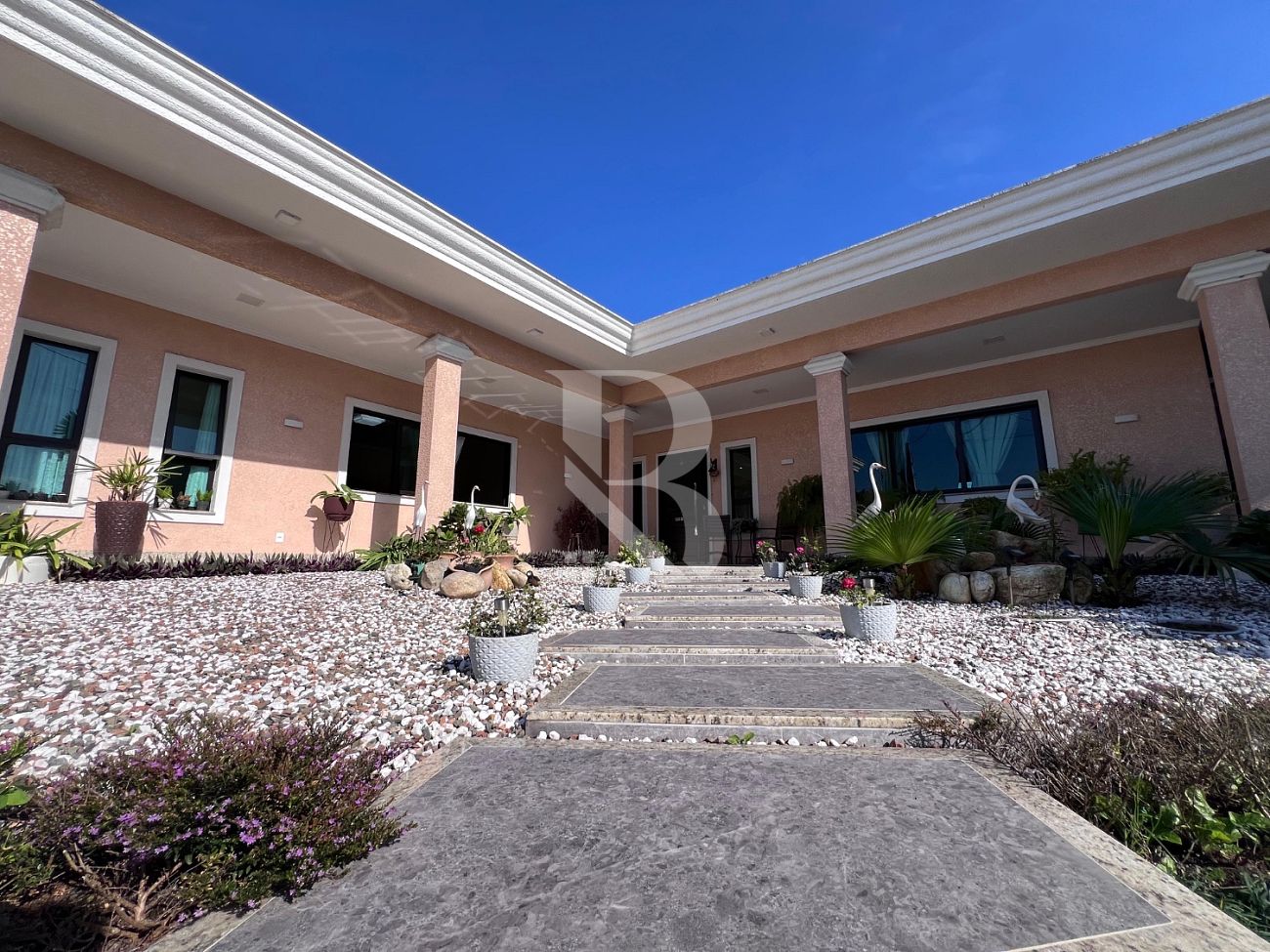 Com 3 quartos. Imóveis a venda em Balneário Piçarras