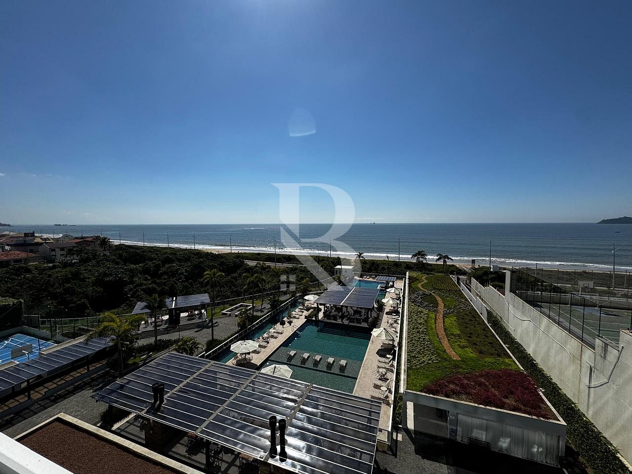 Com 4 quartos. Al Mare  Beach Front - Apartamento a venda Balneário Piçarras.