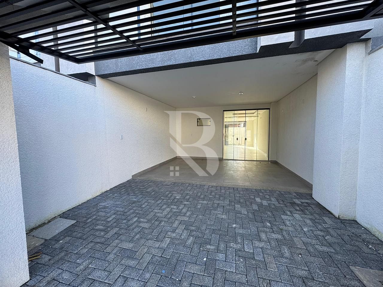 Com 3 quartos. Sobrado a venda em balneário Piçarras SC