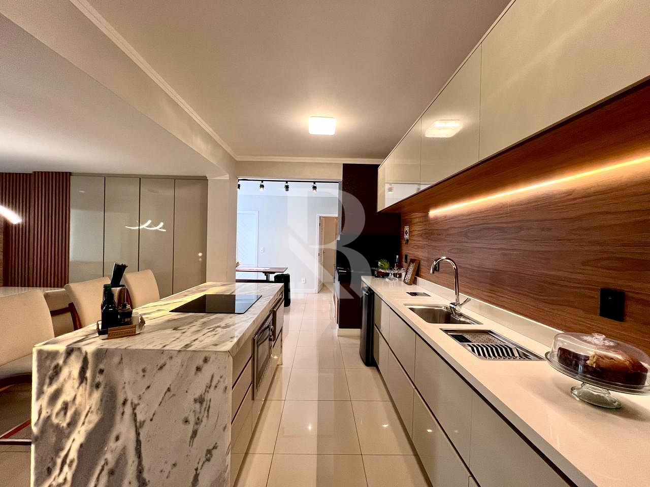 Com 3 quartos. Casa a venda em Balneário Piçarras SC