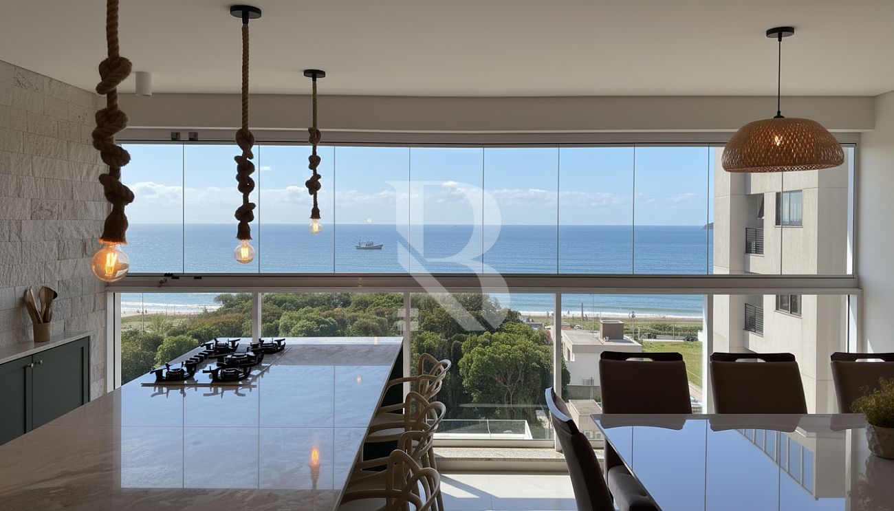 Com 4 quartos. Apartamento a venda no Pantai em Balneário Piçarras - SC