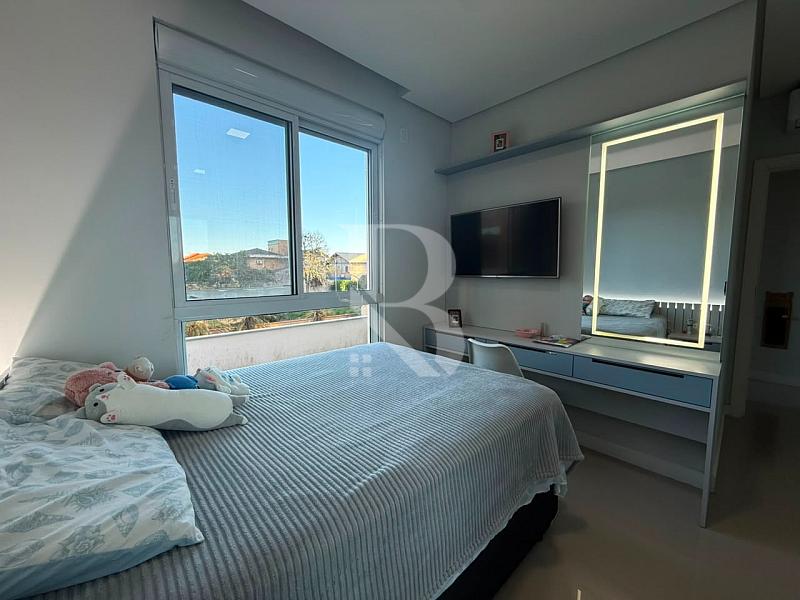 Costa Esmeralda Balne�rio Pi�arras SC 43
