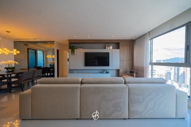 Apartamento com 3 quartos à venda, 156m², 5 banheiros, 3 garagens - Centro - Balneário Camboriú