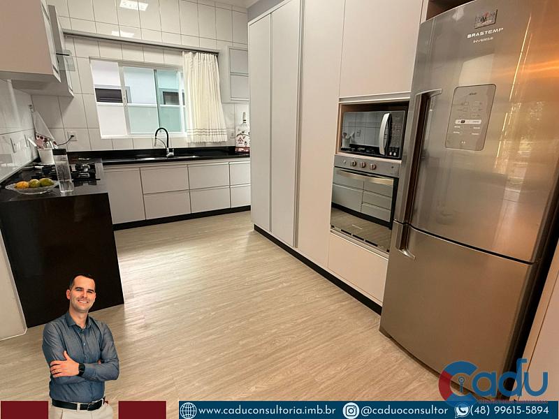 CASA MOBILIADA COM PISCINA NA PEDRA BRANCA | 205m² PRIVATIVOS | 4 DORMITÓRIOS — foto 8