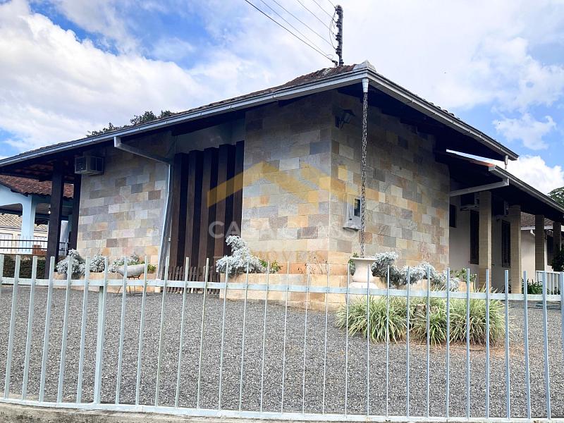 Casa plana no bairro Gl�ria 1