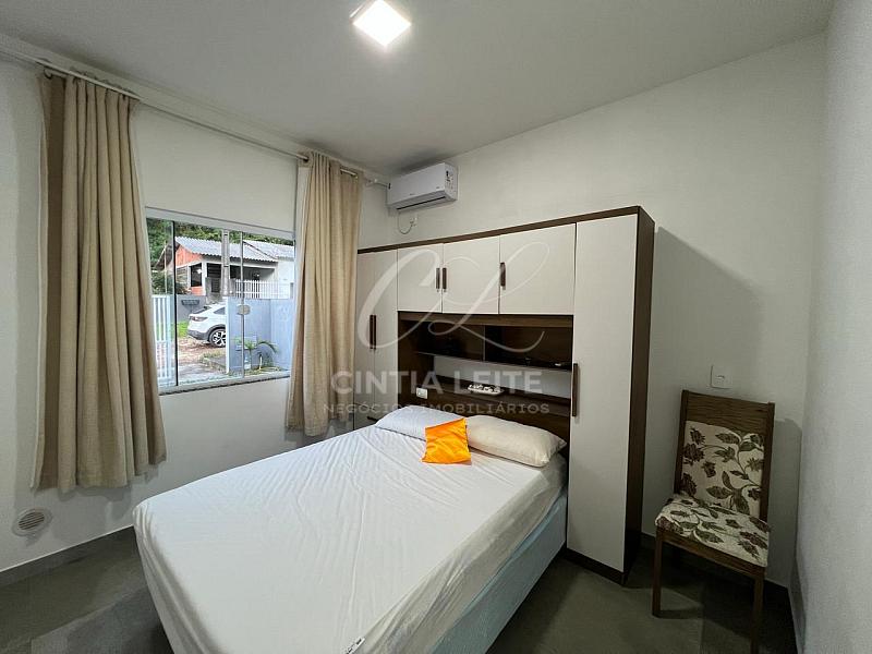 Casa a Venda a 700m da Praia de Armação – Mobiliada e com Área de Festas — foto 7