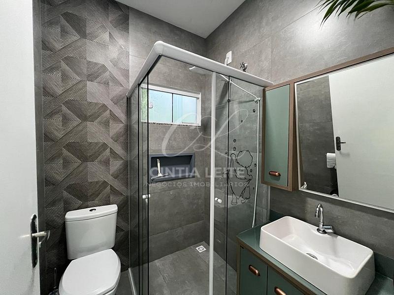 Casa a Venda a 700m da Praia de Armação – Mobiliada e com Área de Festas — foto 8