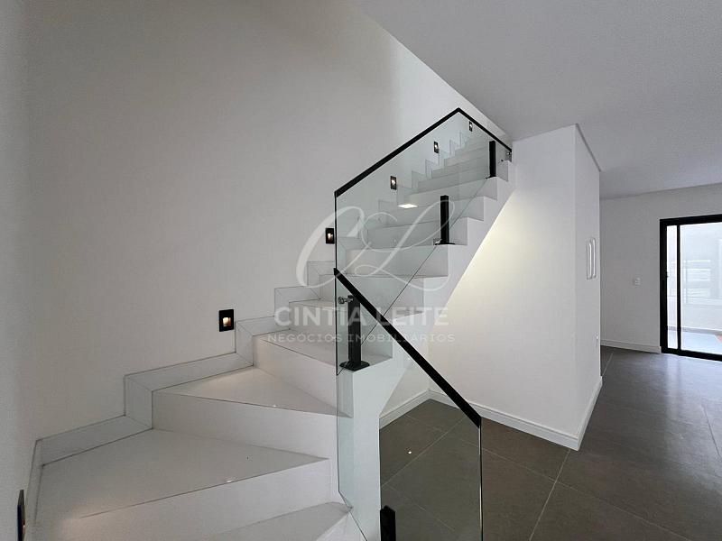 À Venda Sobrado |3 Quartos Sendo 1 Suite| Itacolomi em Balneário Piçarras com Piscina Privativa — foto 6