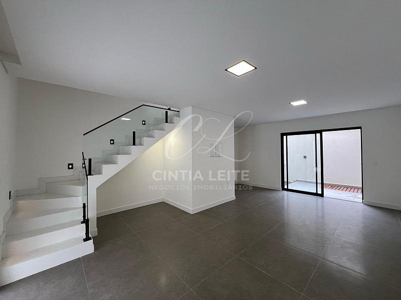 À Venda Sobrado |3 Quartos Sendo 1 Suite| Itacolomi em Balneário Piçarras com Piscina Privativa — foto 5