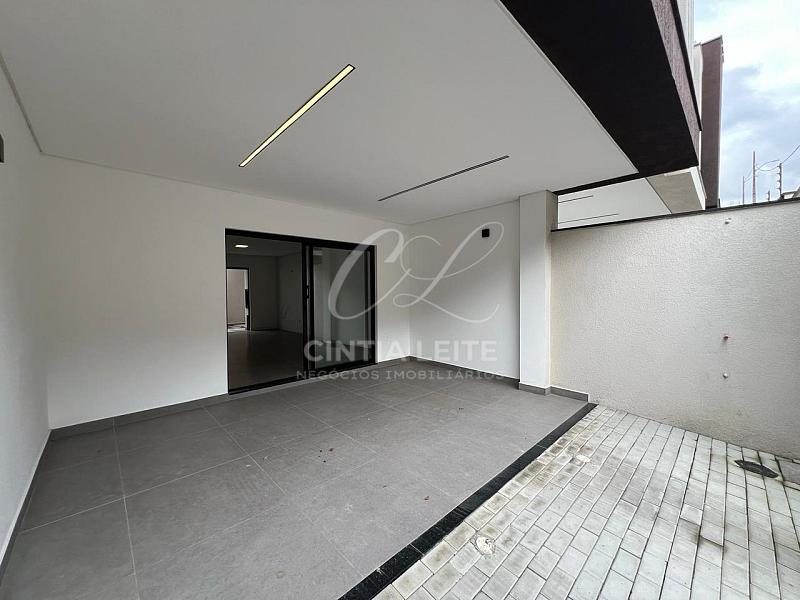 À Venda Sobrado |3 Quartos Sendo 1 Suite| Itacolomi em Balneário Piçarras com Piscina Privativa — foto 3