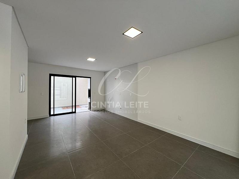 À Venda Sobrado |3 Quartos Sendo 1 Suite| Itacolomi em Balneário Piçarras com Piscina Privativa — foto 7