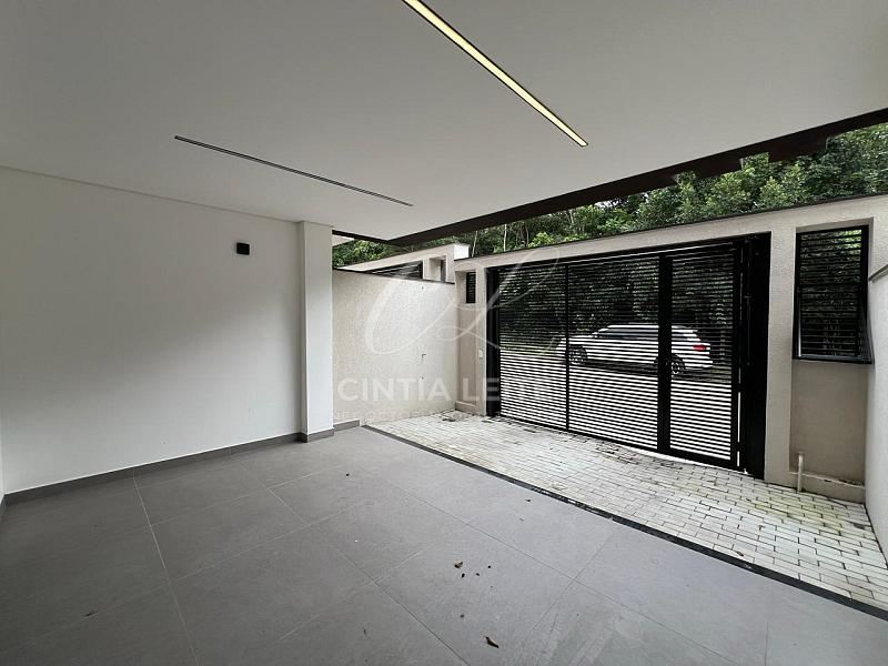 À Venda Sobrado |3 Quartos Sendo 1 Suite| Itacolomi em Balneário Piçarras com Piscina Privativa — foto 4