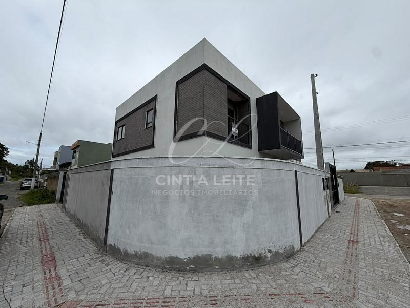 Sobrado a Venda de Esquina � 2 Su�tes no Itacolomi em Balneario Pi�arras 1