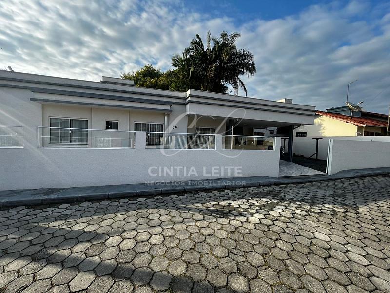 🏡 � Venda Casa T�rrea | 3 Dormit�rios Sendo 1 Su�te | Energia Solar | no Bairro Santo Ant�nio em Balne�rio Pi�arras - SC 1