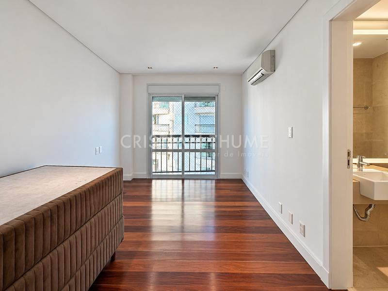 Apartamento na Beira-Mar Norte com vista mar e 3 su�tes | La Perle 10