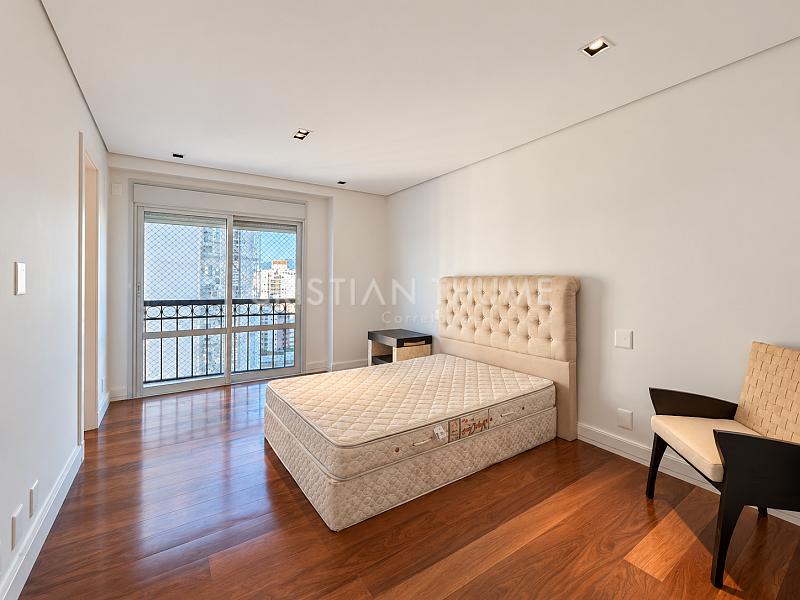 Apartamento na Beira-Mar Norte com vista mar e 3 su�tes | La Perle 12