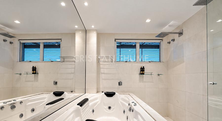 Apartamento na Beira-Mar Norte com vista mar e 3 su�tes | La Perle 18