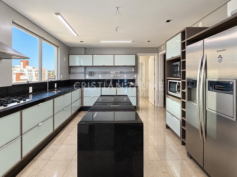Apartamento na Beira-Mar Norte com vista mar e 3 su�tes | La Perle 8