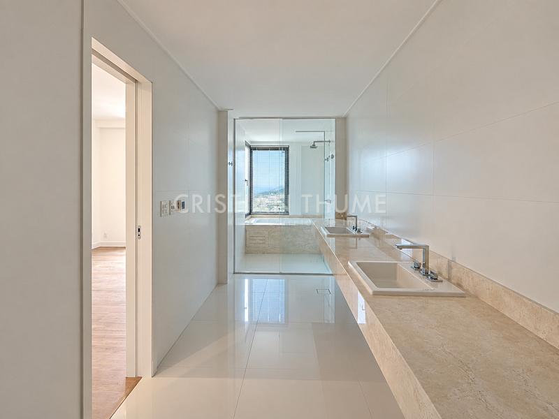 Apartamento na Beira-Mar Norte de Florian�polis com 4 Su�tes, 309 m� e 3 Vagas 11