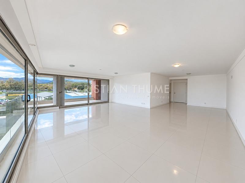 Apartamento na Beira-Mar Norte de Florian�polis com 4 Su�tes, 309 m� e 3 Vagas 2