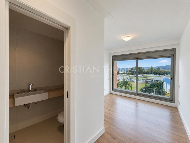 Apartamento na Beira-Mar Norte de Florian�polis com 4 Su�tes, 309 m� e 3 Vagas 15